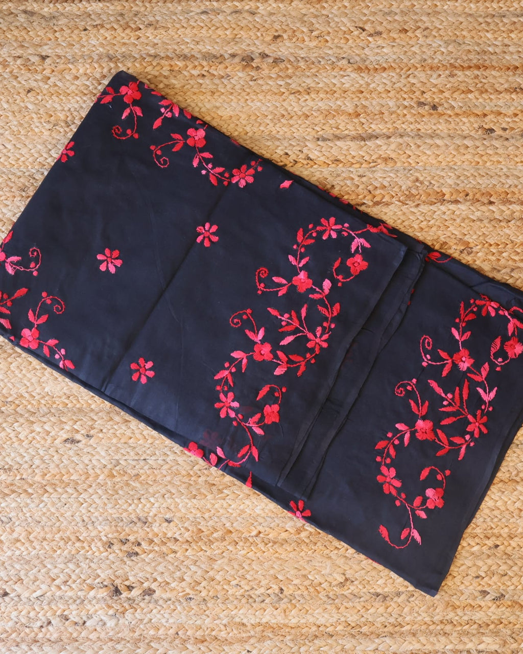 Handloom Saree from Bengal with hand-Embroidered Pure Cotton Saree