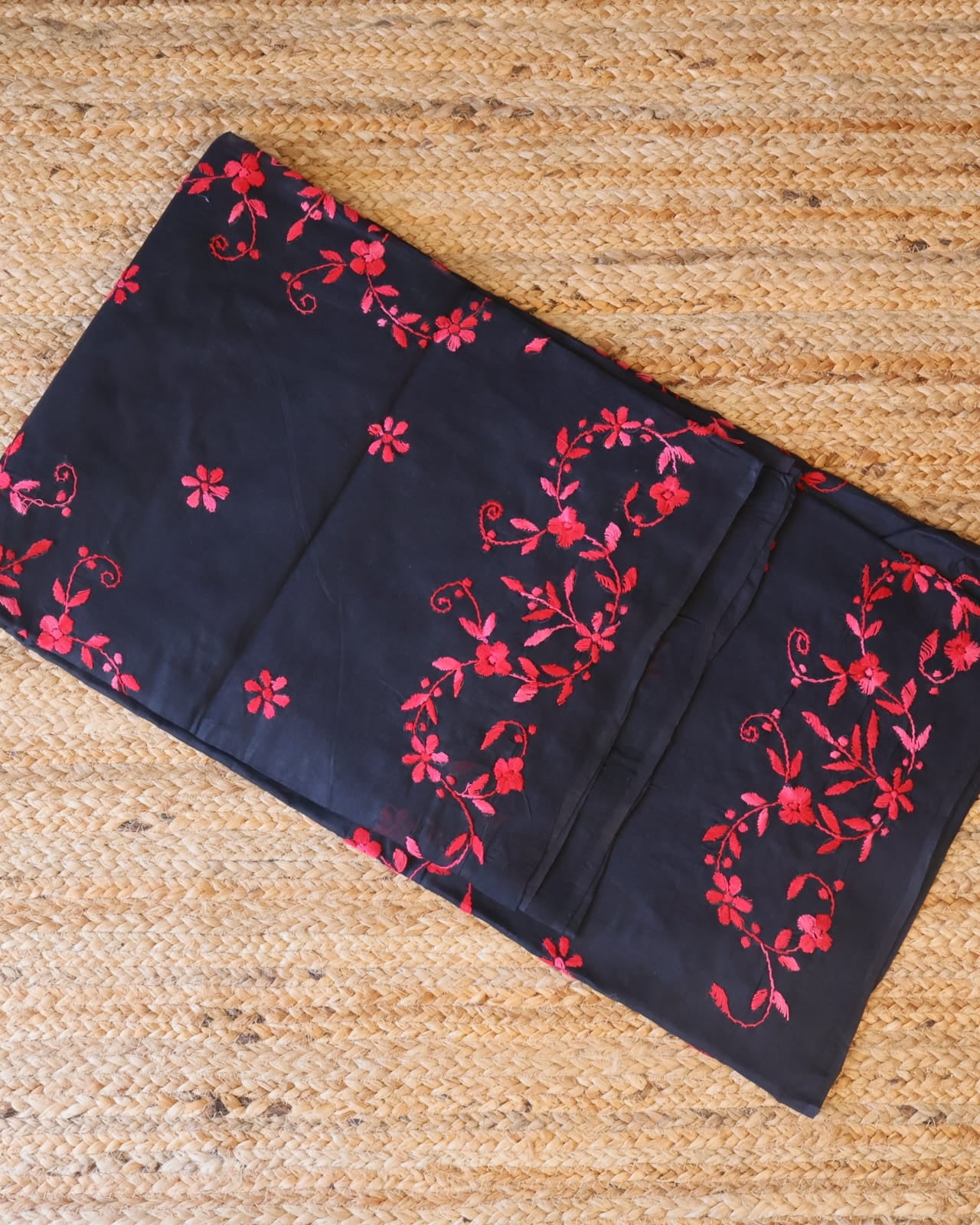 Handloom Saree from Bengal with hand-Embroidered Pure Cotton Saree
