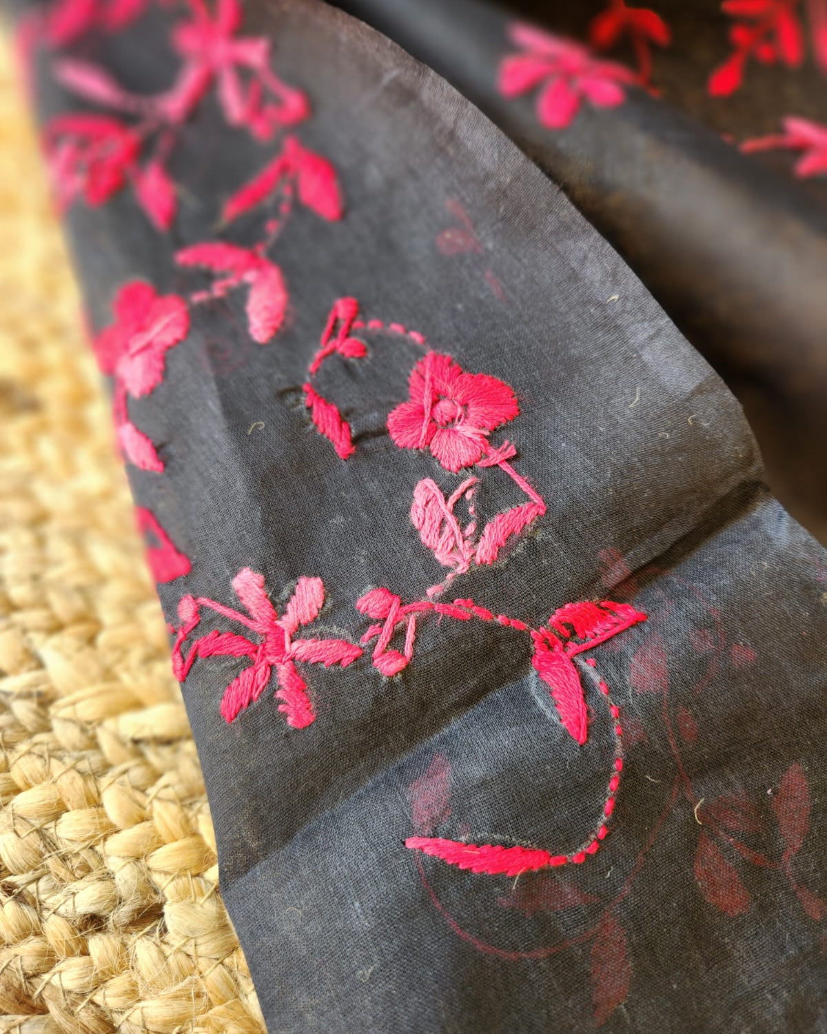 Handloom Saree from Bengal with hand-Embroidered Pure Cotton Saree