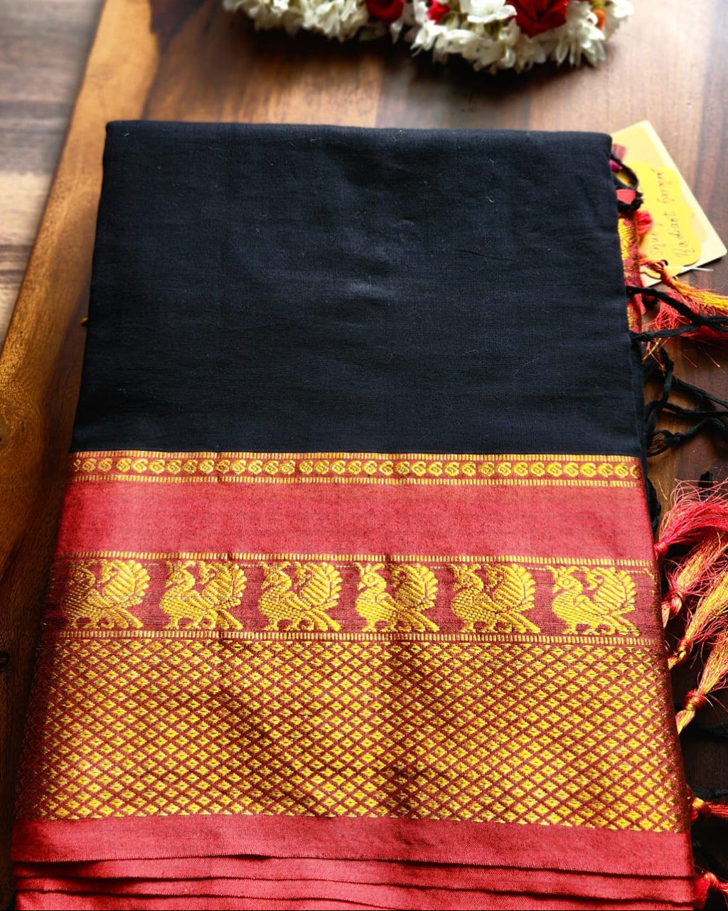 Narayanapet Cotton Handloom Sarees with blouse. Light weight easy to drape. Comfortable all day.