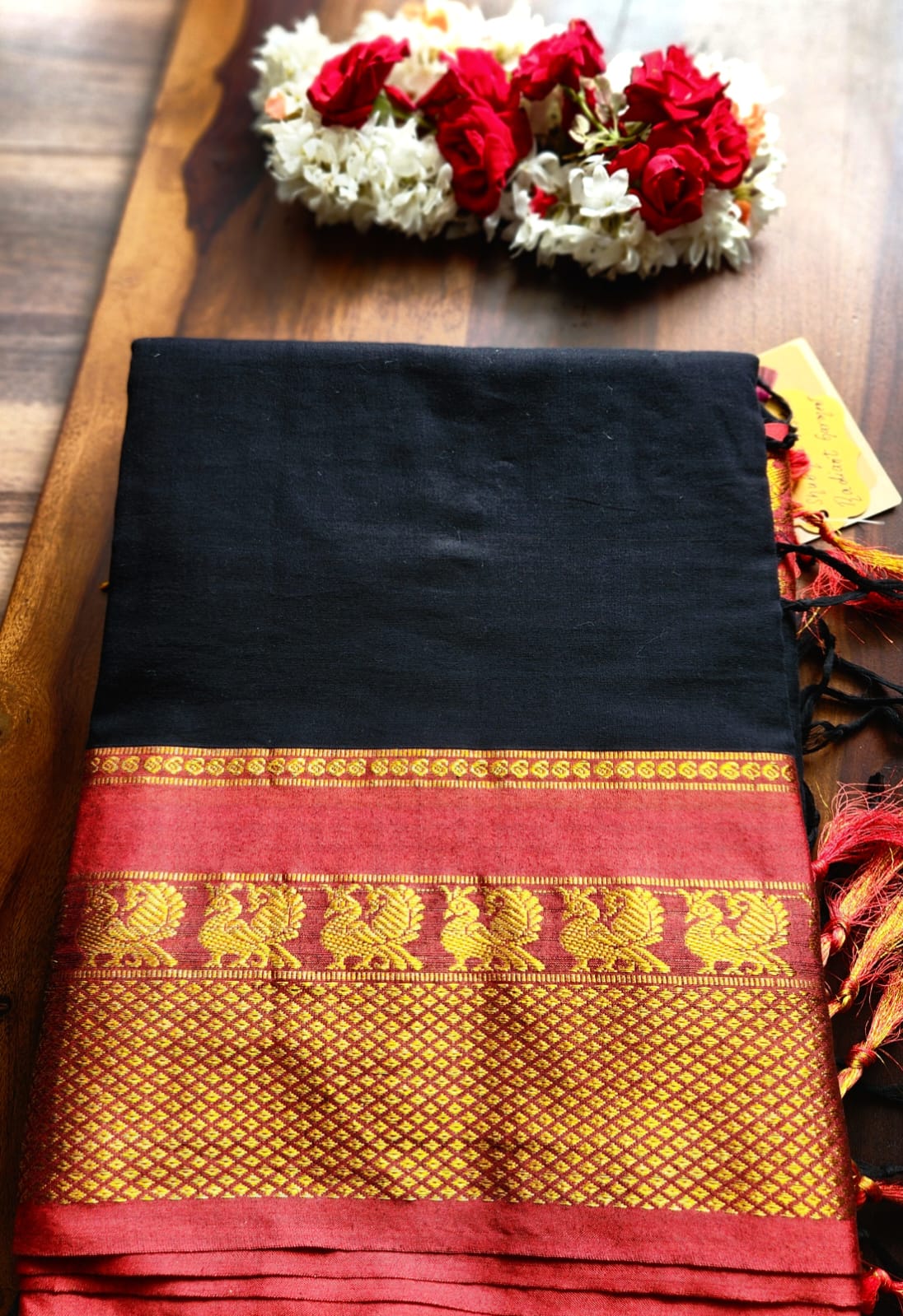 Narayanapet Cotton Handloom Sarees with blouse. Light weight easy to drape. Comfortable all day.