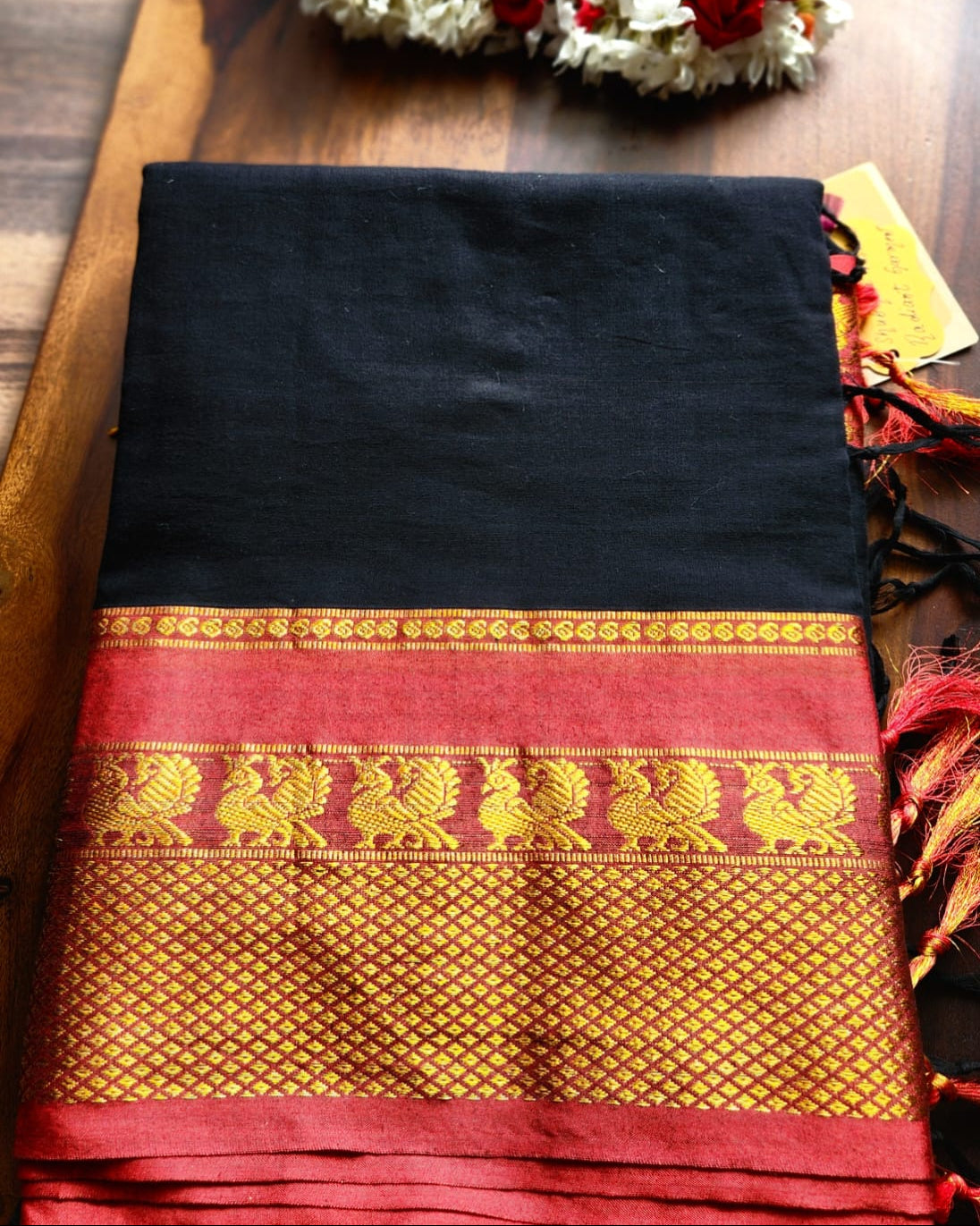 Narayanapet Cotton Handloom Sarees with blouse. Light weight easy to drape. Comfortable all day.