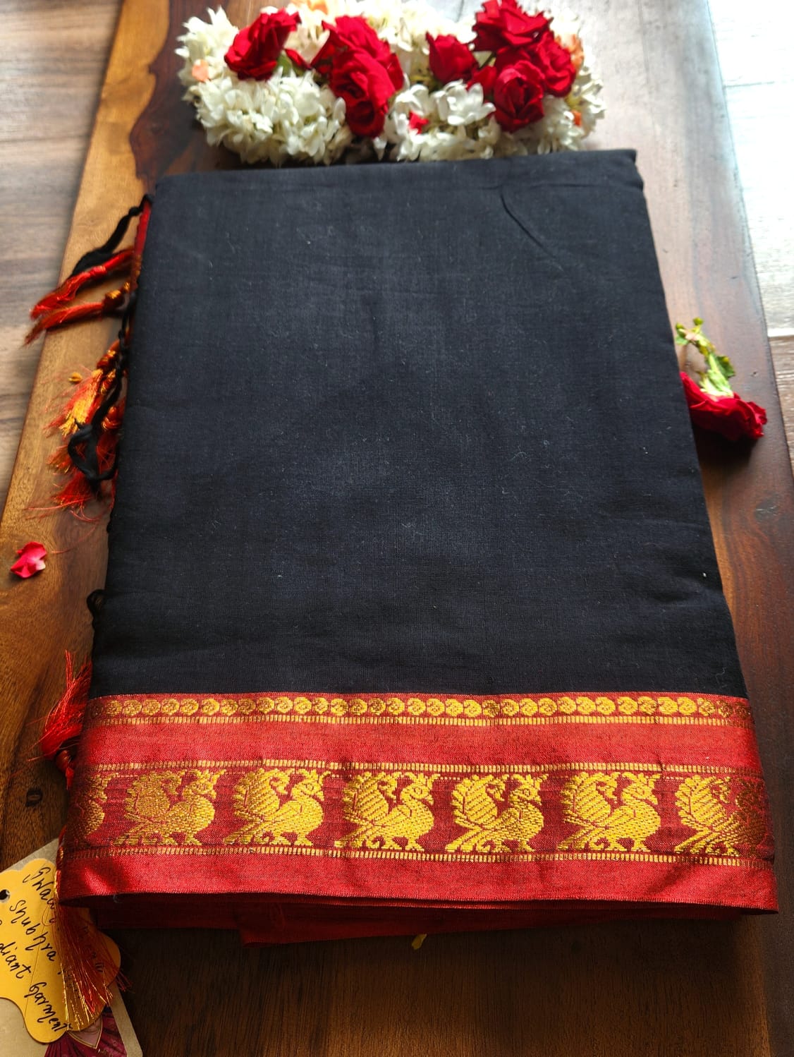 Narayanapet Cotton Handloom Sarees with blouse. Light weight easy to drape. Comfortable all day.