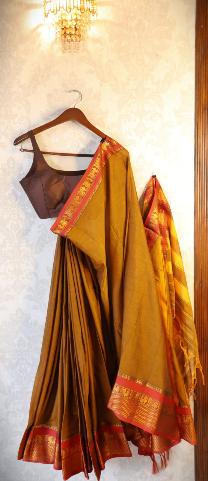 Narayanapet Cotton Handloom Sarees with blouse. Light weight easy to drape. Comfortable all day.
