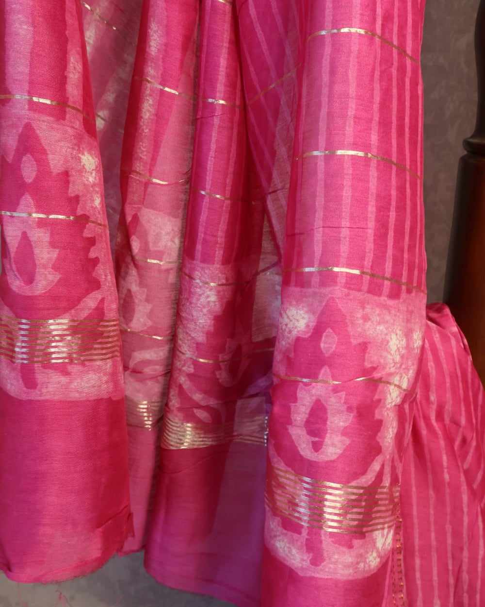 Maheshwari Handloom Pink  Saree with White Stripes and Silk Zari – 80% Silk, 20% Cotton (Cotton Silk) – Comes with Matching Blouse Piece