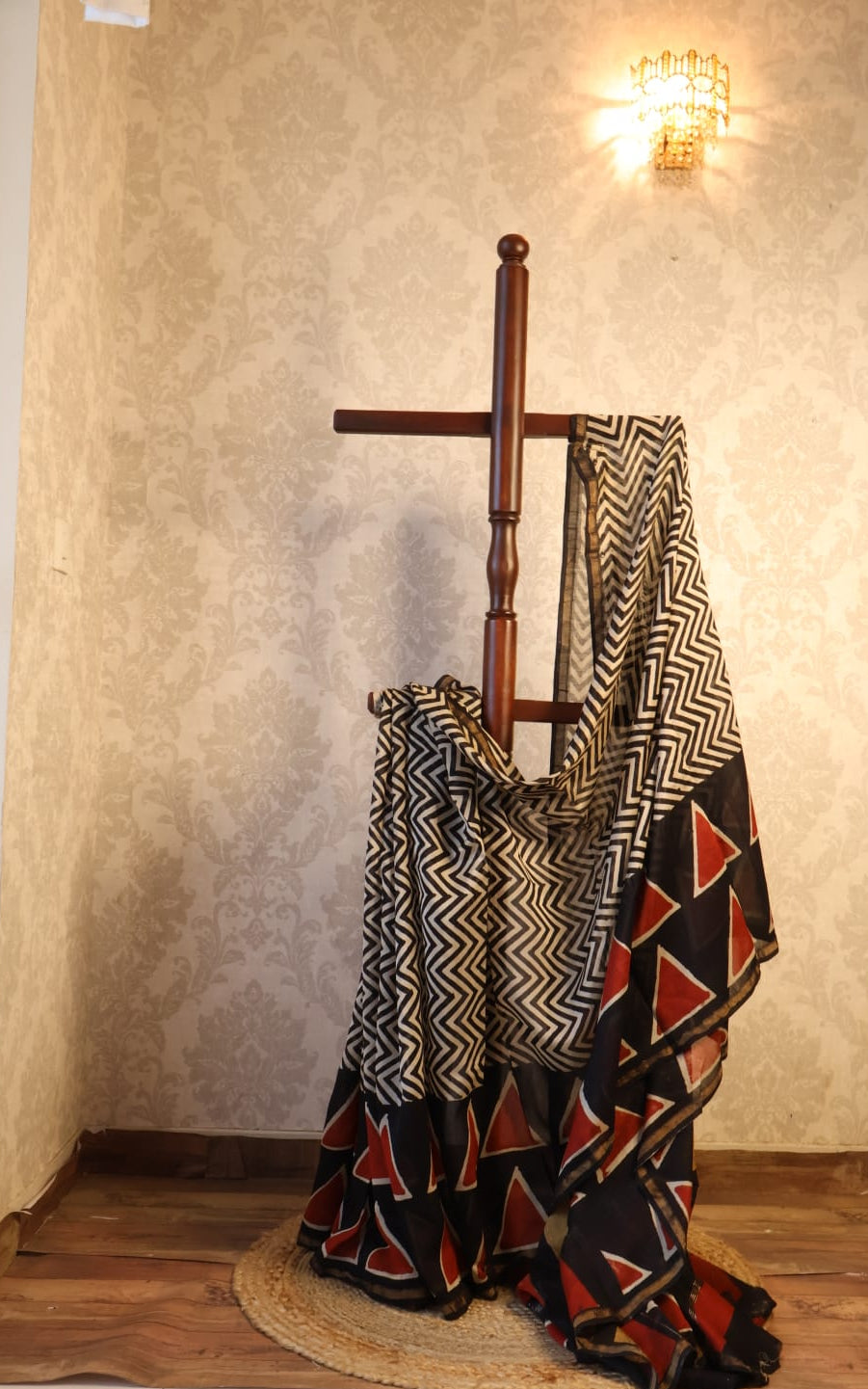 Authentic Chanderi handloom Silk Saree with blouse –  Lightweight  and comfortable all day. Easy to drape.