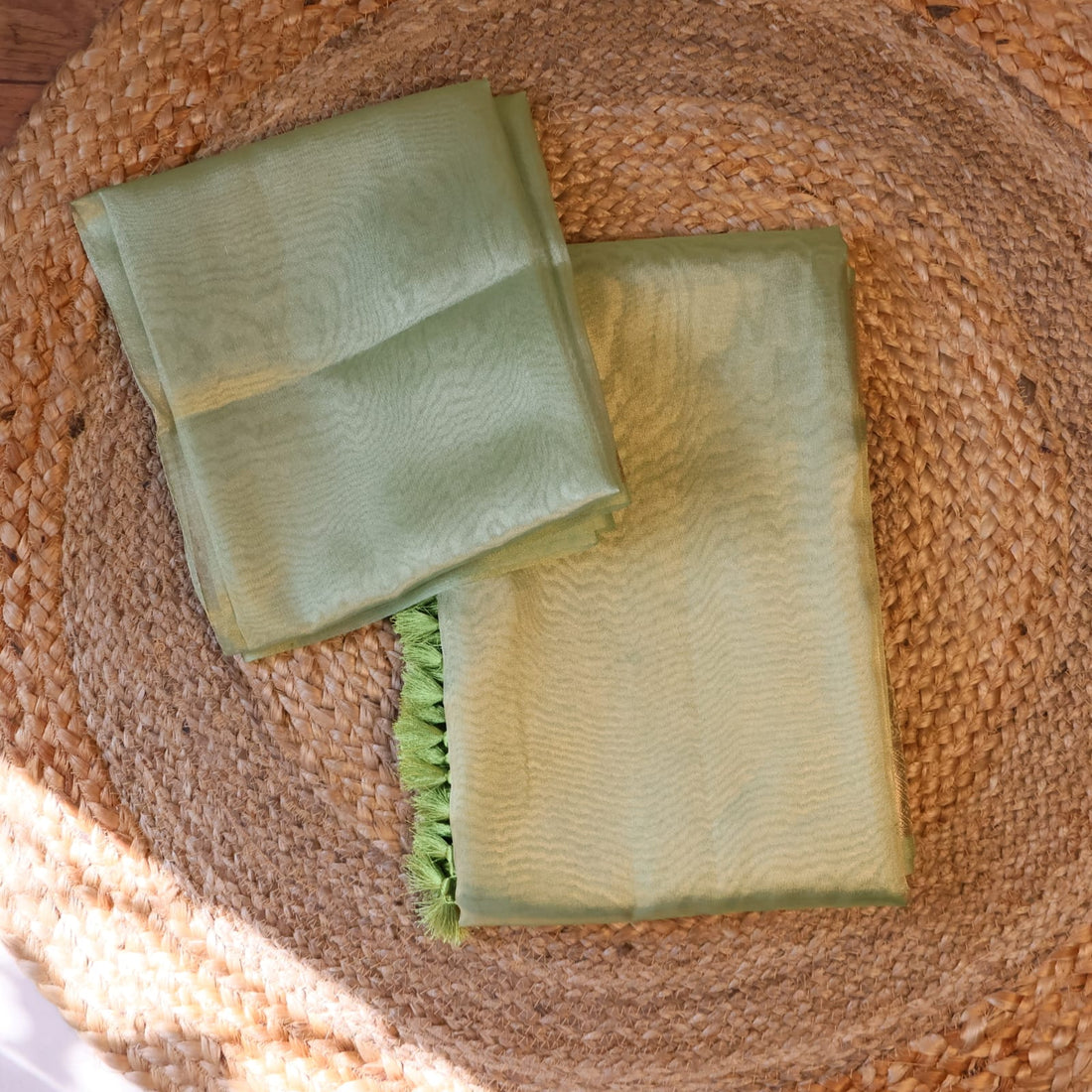 Banarasi Organza Saree with Zari with blouse: Easy to drape and comfortable to wear.