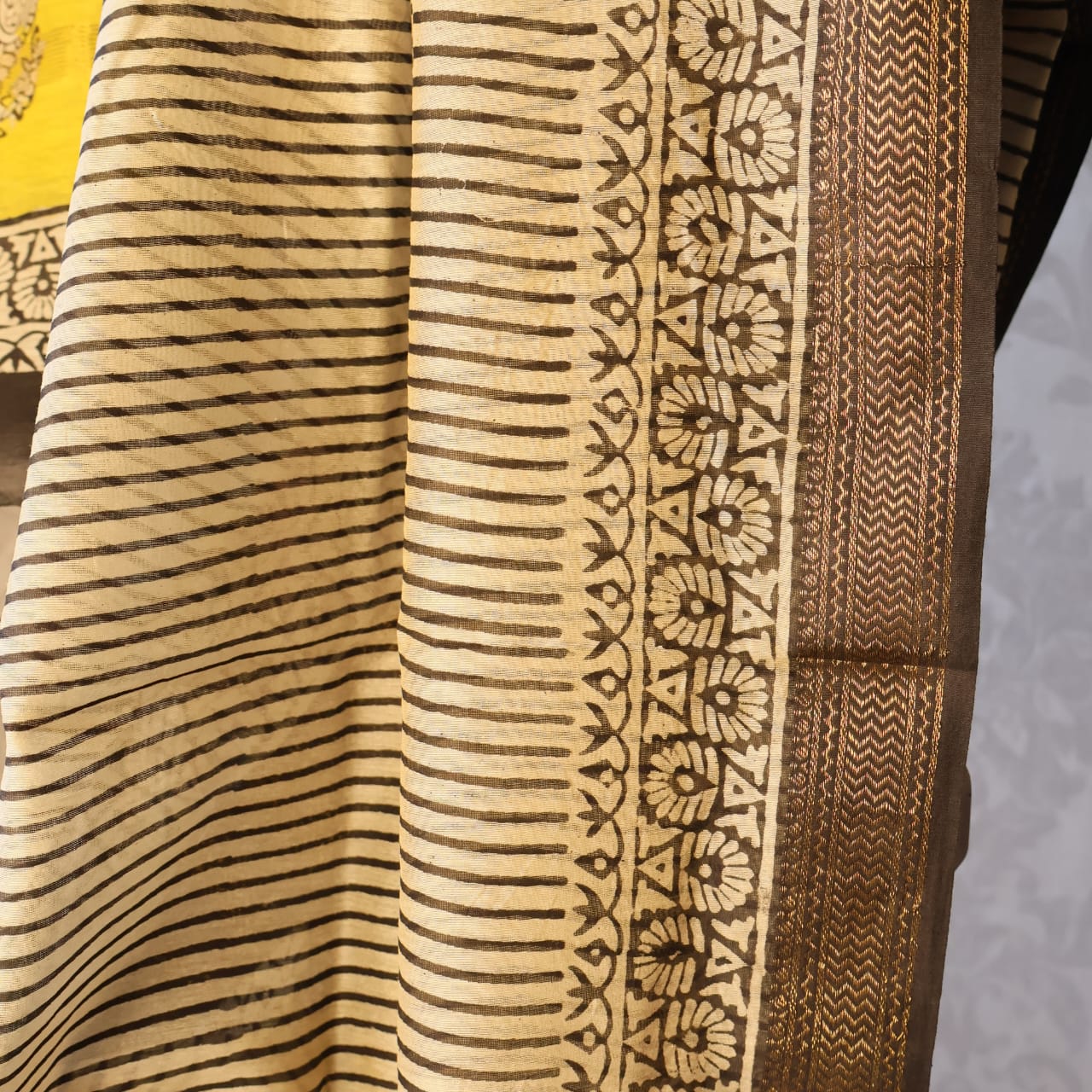 Maheshwari Handloom Cotton Silk Saree with blouse – Cotton 20% Silk 80%Lightweight and comfortable, easy to drape . Comfortable all day .