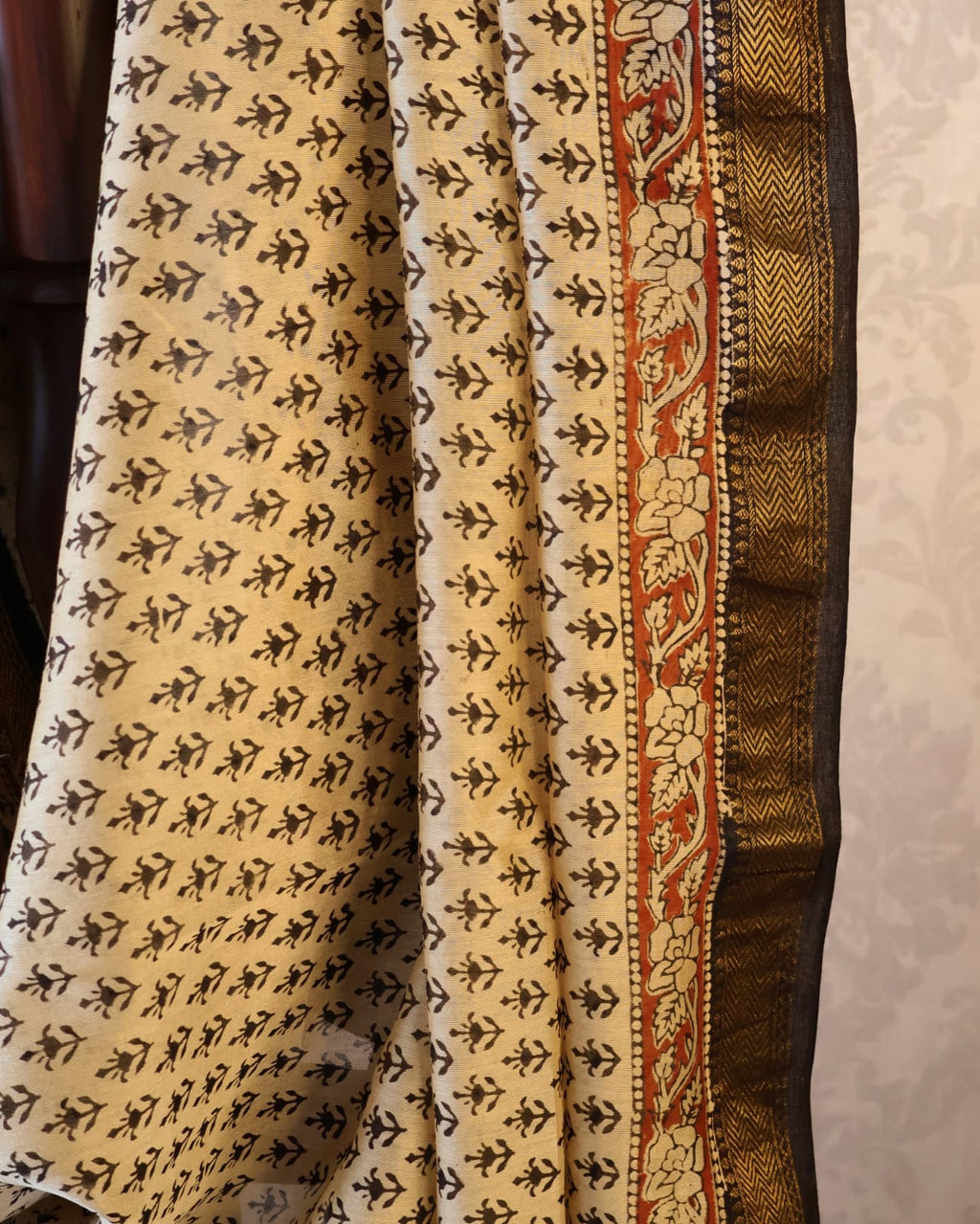 Cream Base & Black Designs Saree with Matching Blouse - 100% Pure Maheshwari Handloom Silk