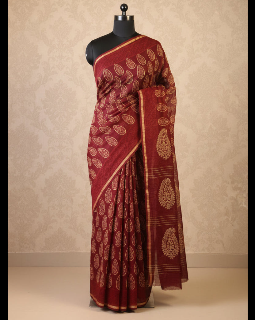 Chanderi Handloom Cotton Silk Saree – with blouse . Lightweight, easy to drape . Comfortable all day .