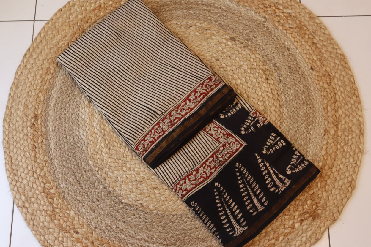 Off White Chanderi Silk Saree with Elegant White Prints and Zari Border – 100% Handloom silk | Blouse Piece Included