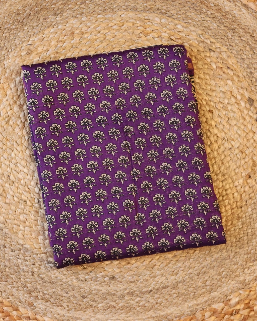 Chanderi Handloom Cotton Silk Saree with blouse – 20% Cotton 80% Silk. Lightweight Chanderi and comfortable, easy to drape . Comfortable all day .