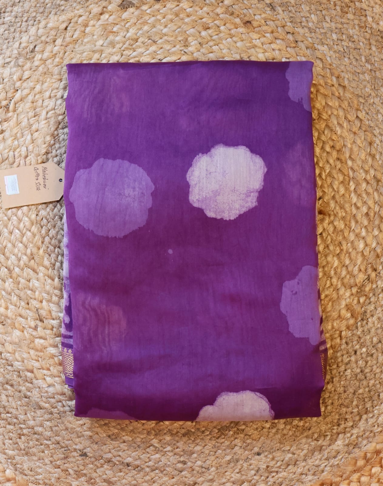 Maheshwari Handloom Cotton Silk Saree with blouse – Cotton 20% Silk 80%Lightweight and comfortable, easy to drape . Comfortable all day .