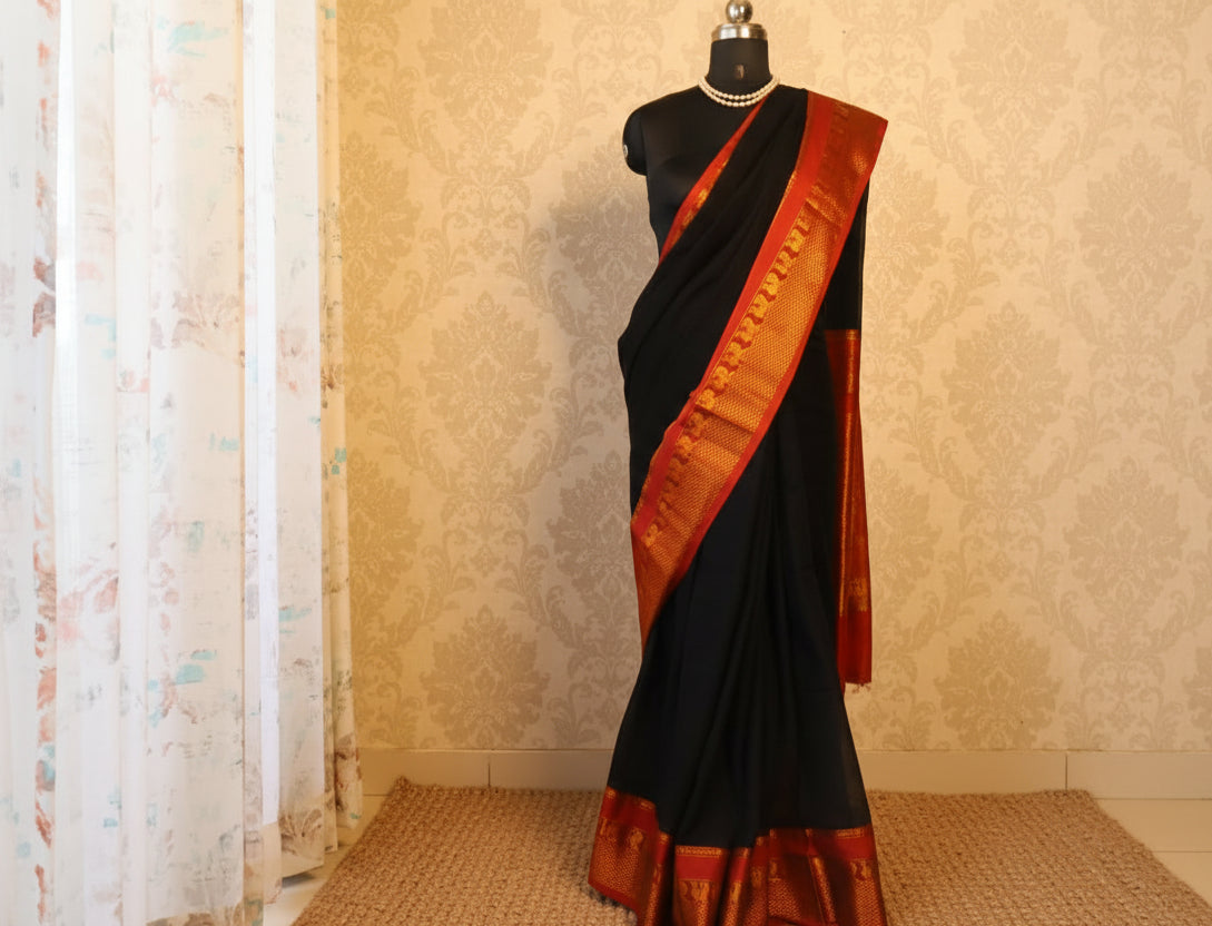 Narayanapet Cotton Handloom Sarees with blouse. Light weight easy to drape. Comfortable all day.