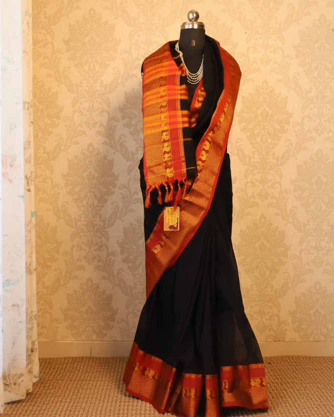 Narayanapet Cotton Handloom Sarees with blouse. Light weight easy to drape. Comfortable all day.
