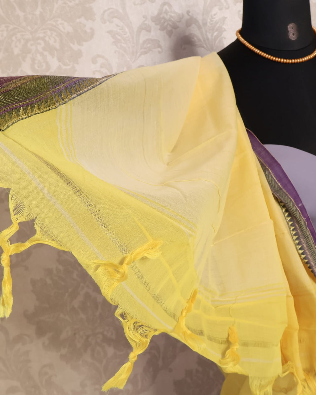 Narayanapet Cotton Handloom Sarees with blouse. Light weight easy to drape. Comfortable all day.