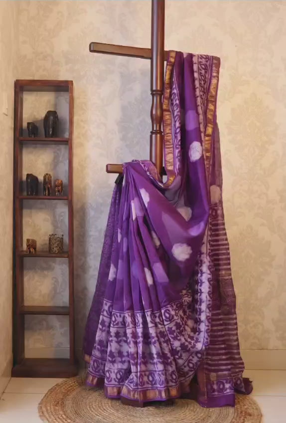 Maheshwari Handloom Cotton Silk Saree with blouse – Cotton 20% Silk 80%Lightweight and comfortable, easy to drape . Comfortable all day .