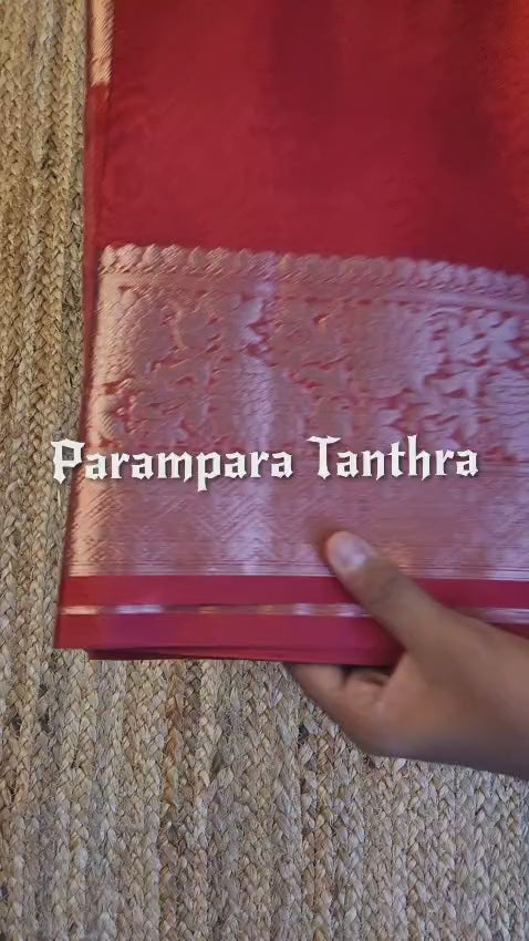 Banarasi Organza Saree with Zari with blouse: Easy to drape and comfortable to wear.
