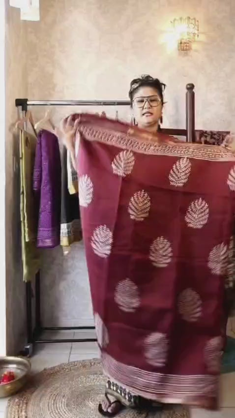 Brick Red Base & White Designs Saree with Matching Blouse - 100% Pure Maheshwari Handloom Silk
